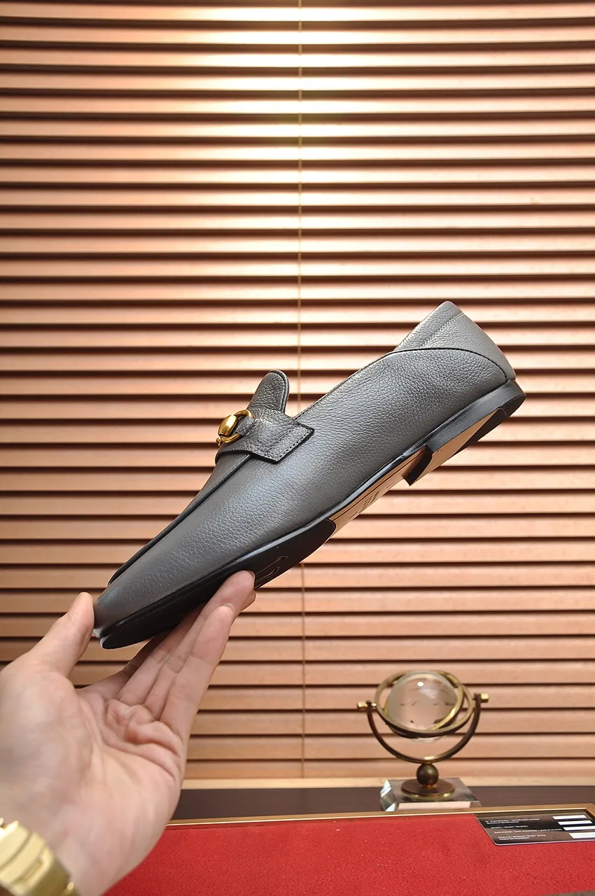 Men's shoes 💰520💶【GUCCI】 (High-end Niuli) New 🍀Gucci* - top version Gucci Peas shoes! Made of imported original cowhide, the inner top layer is comfortable cowhide lining! Original wear-resistant rubber outsole! High quality products! Code number 38-44!